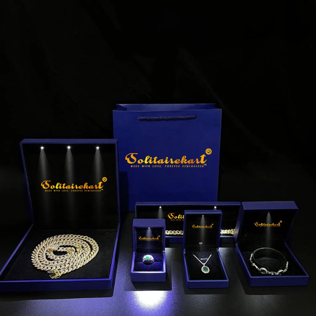 0.92 Carat H Color VS1 Clarity Diamond Studded Natural Diamond Ring.